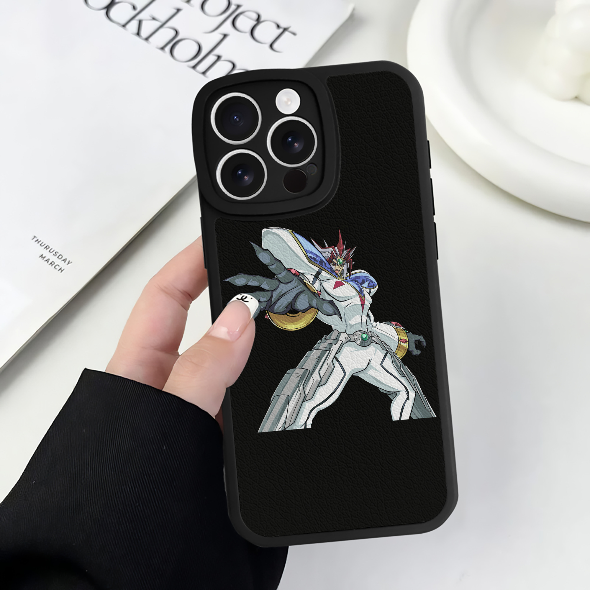 （画像用） 遊☆戯☆王 Yu-Gi-Oh! 【iPhone 16シリーズ対応】シリコンスマホケース（レザー調） 材質：シリコン
